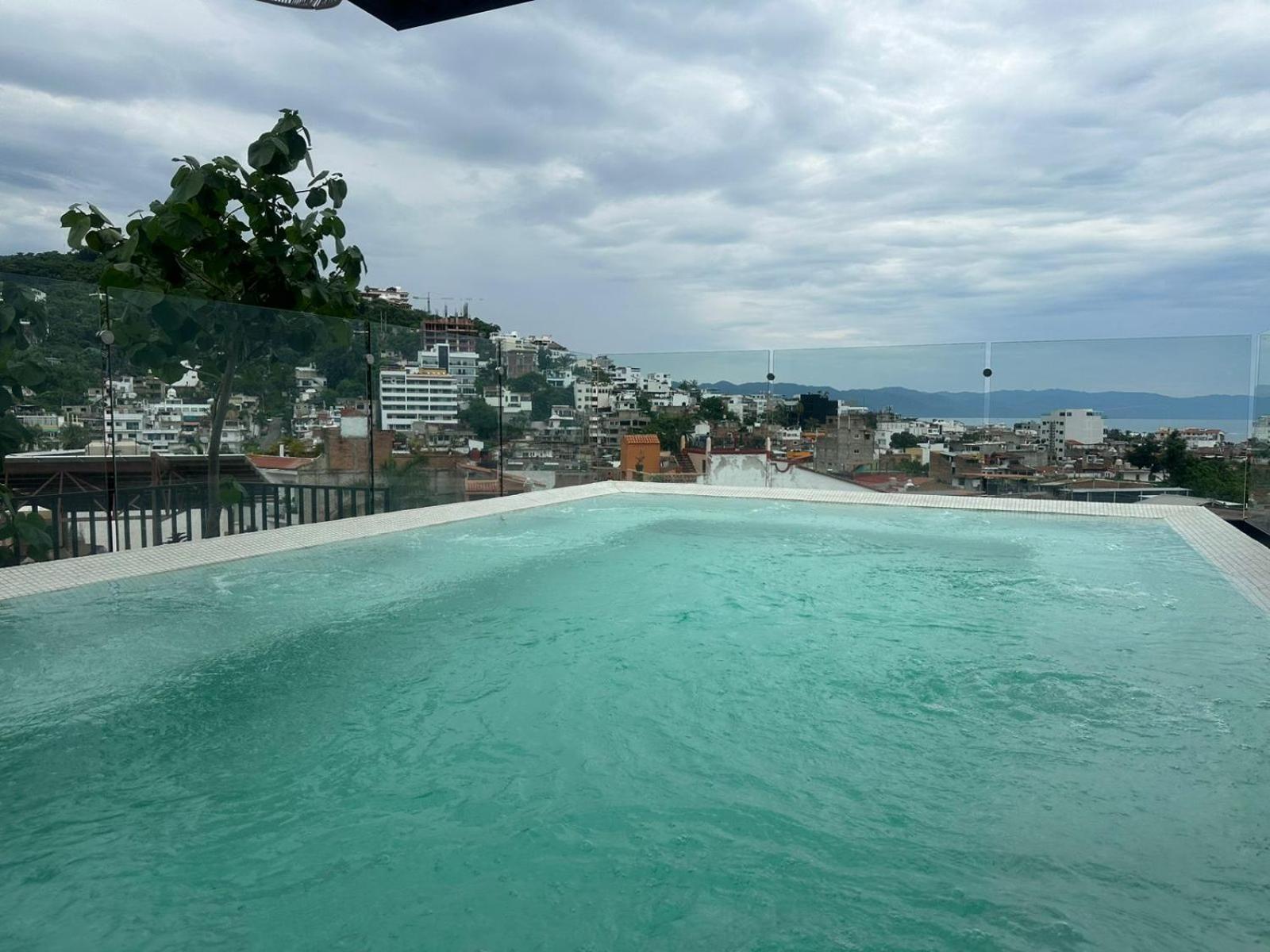 Mako 54 Hotel Puerto Vallarta Bagian luar foto